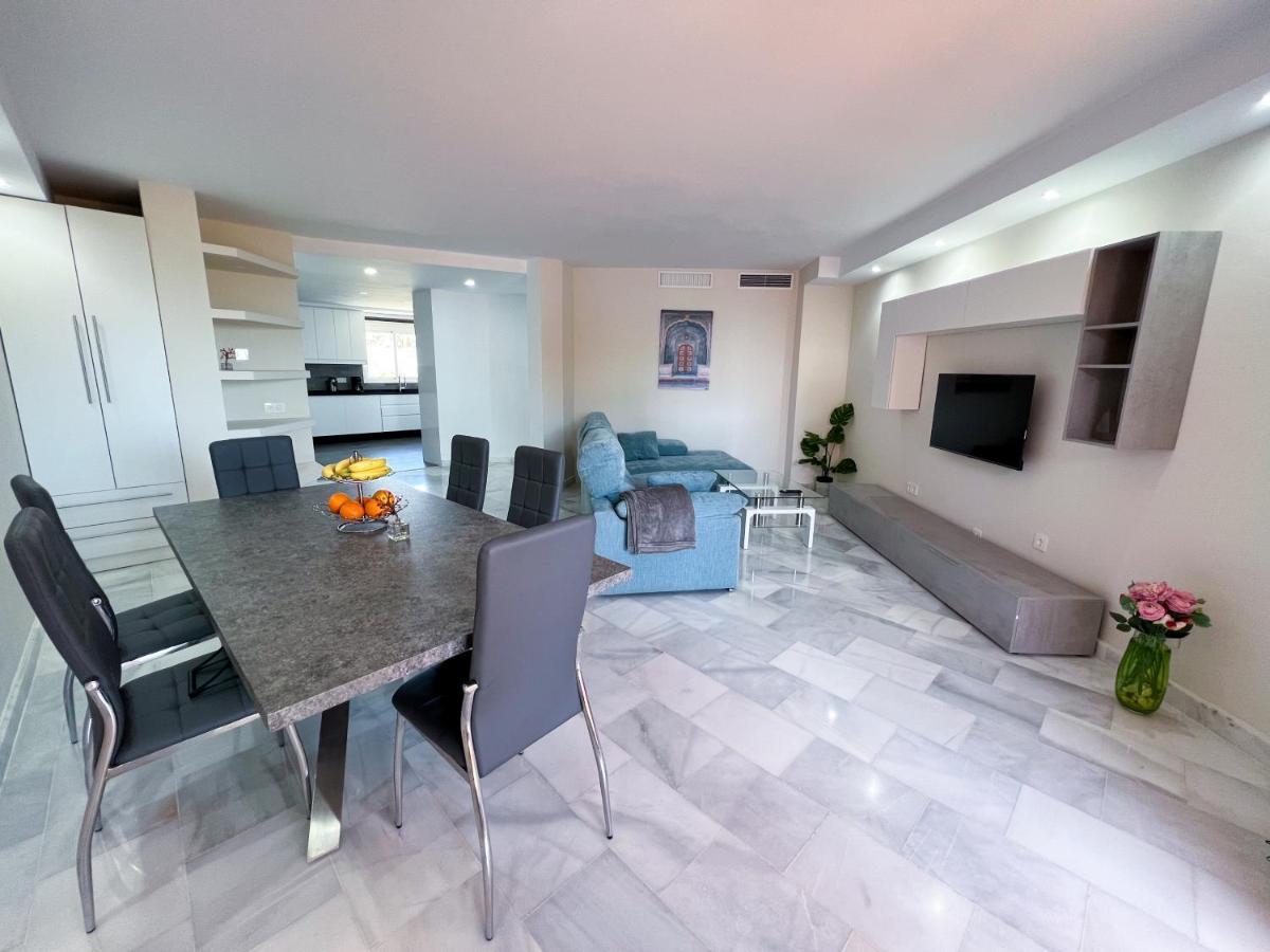 Luxury Three Bedroom Apartment At Estepona Eksteriør billede