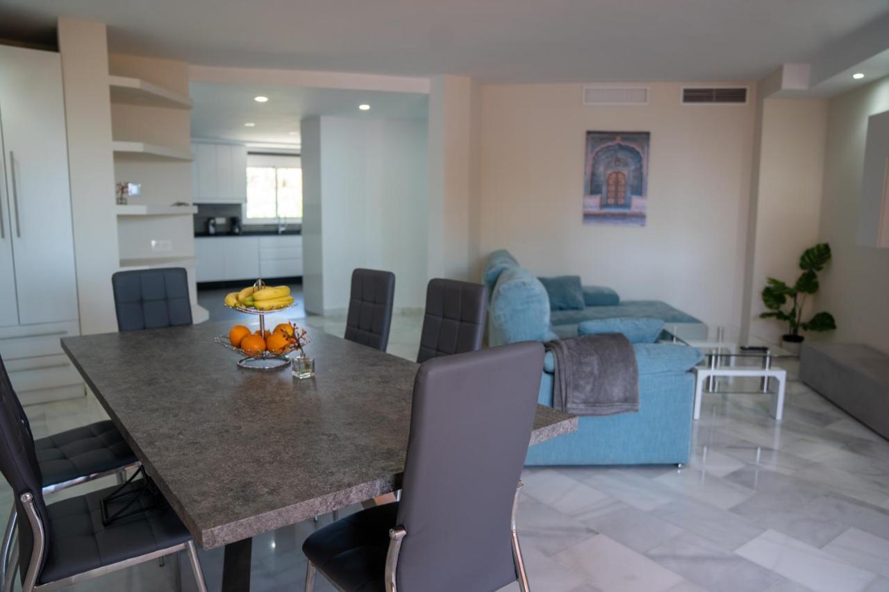 Luxury Three Bedroom Apartment At Estepona Eksteriør billede