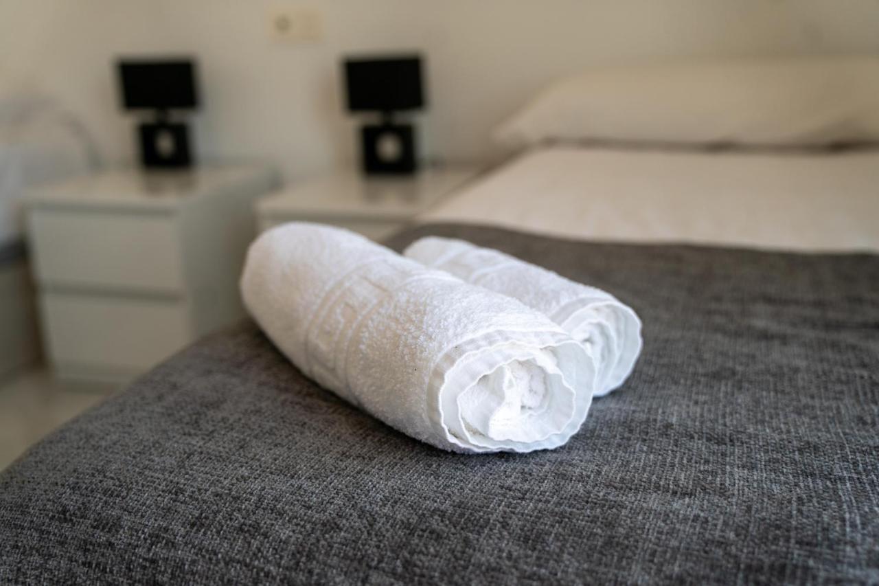 Luxury Three Bedroom Apartment At Estepona Eksteriør billede