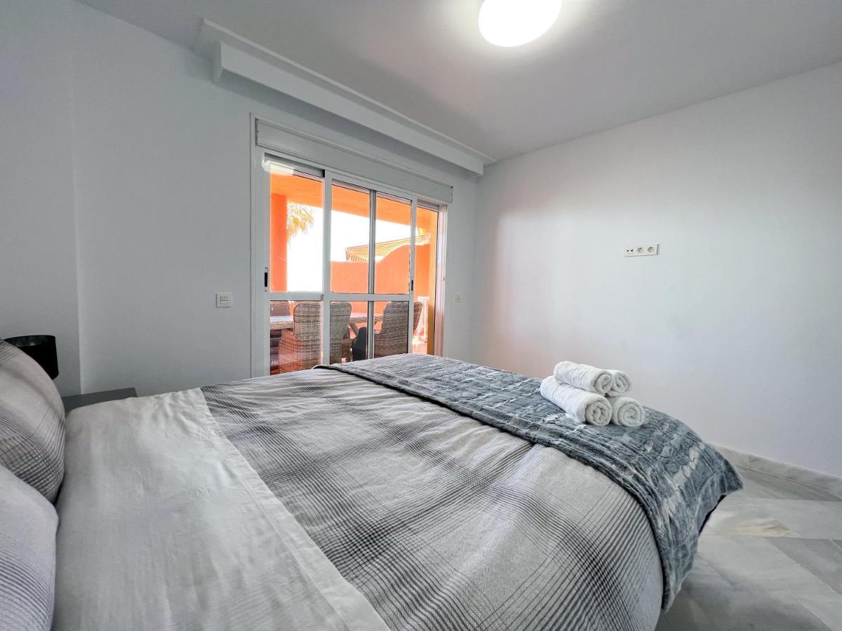 Luxury Three Bedroom Apartment At Estepona Eksteriør billede