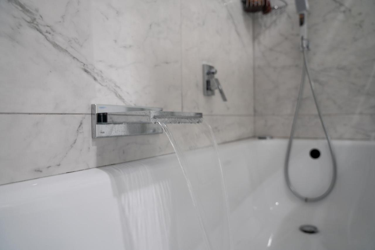 Luxury Three Bedroom Apartment At Estepona Eksteriør billede