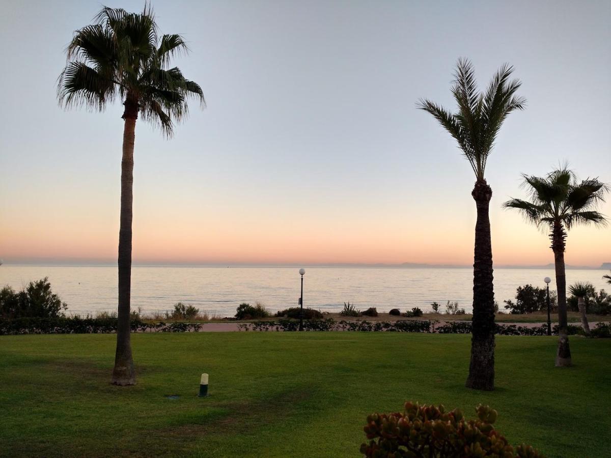 Luxury Three Bedroom Apartment At Estepona Eksteriør billede