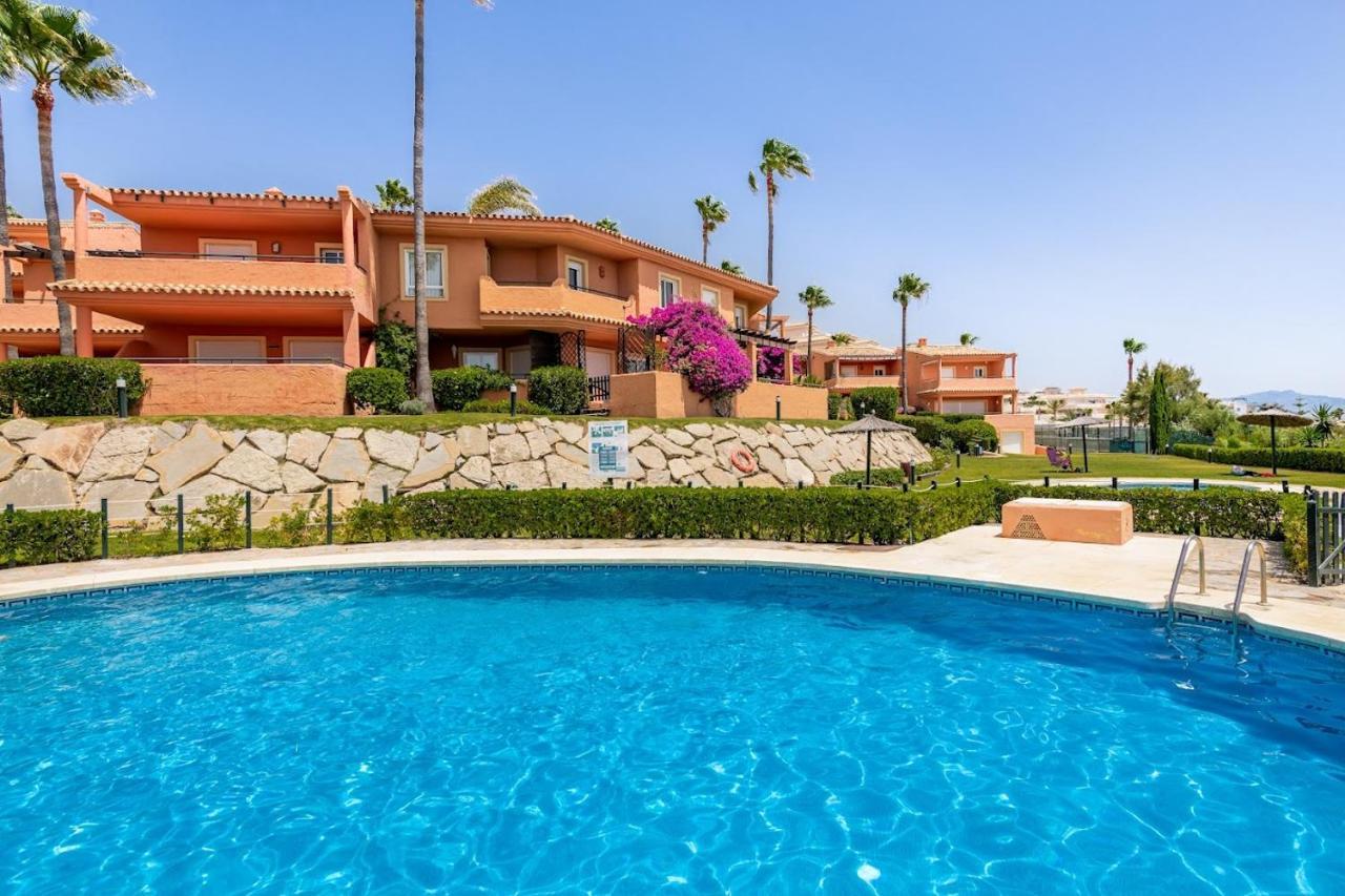 Luxury Three Bedroom Apartment At Estepona Eksteriør billede