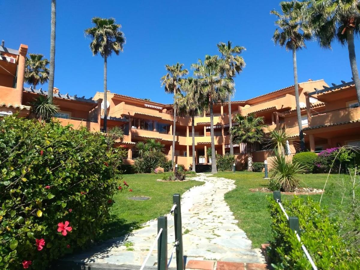 Luxury Three Bedroom Apartment At Estepona Eksteriør billede